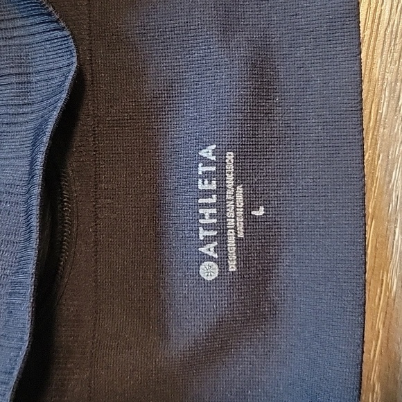 Athleta Embrace Bra, Large - Picture 3 of 3